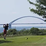 By The Golf Course Over 2 Storeys Semesterbostad *